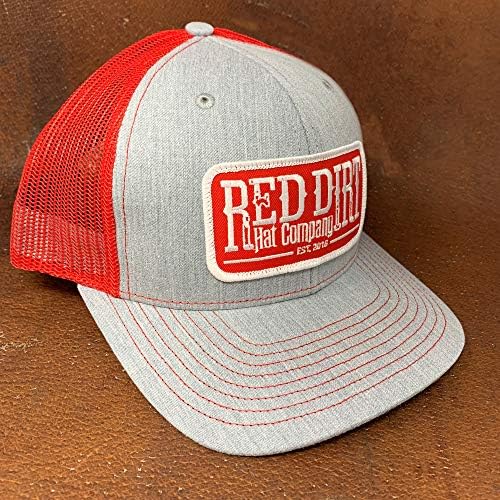 Регулируема шапка с маркови биркой Red Dirt Hat (Вересково-сиво / Червено)